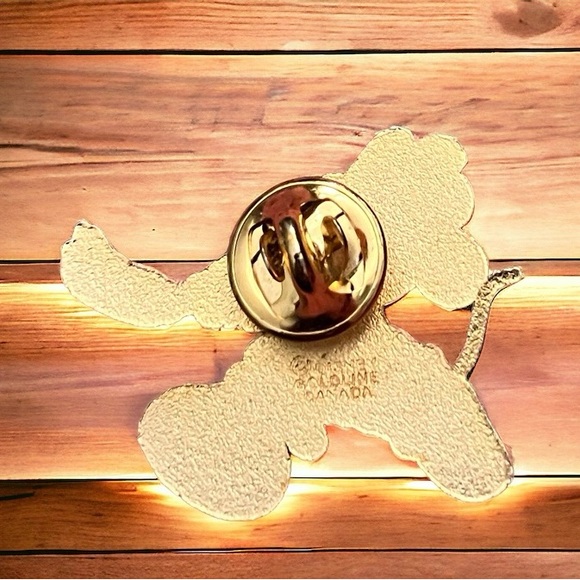 2/$30 Minnie Mouse Vintage Curling Lapel Pin - Official Disney Winter Sports - Picture 2 of 2